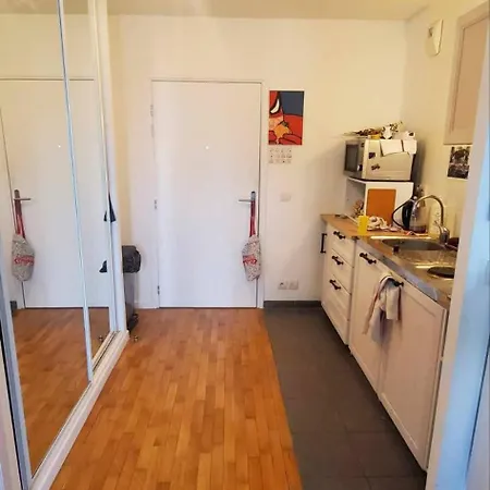 Apartament 2 Steps From Paris Via Metro Or Train Station