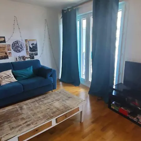 2 Steps From Paris Via Metro Or Train Station *