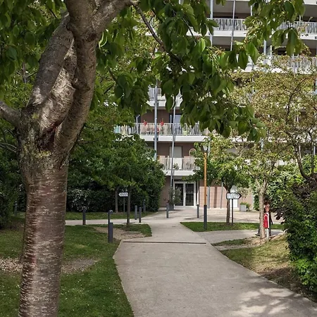 2 Steps From Paris Via Metro Or Train Station * Issy-les-Moulineaux